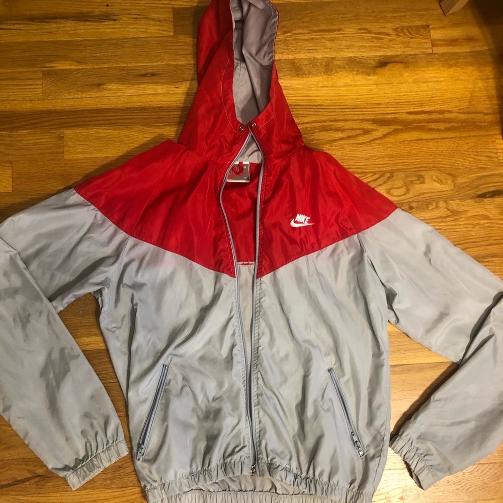 VINTAGE NIKE WINDBRAKER
